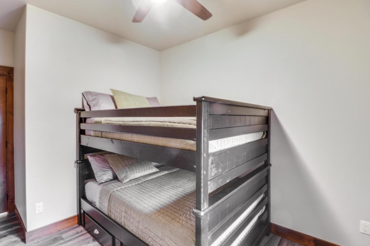 Downtown Columbia Falls Condo 16 Mi To Ski Resort Luaran gambar